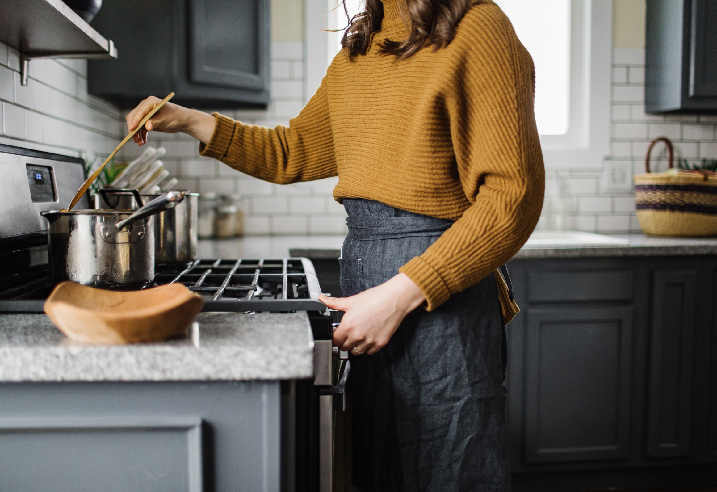 women in the kitchen cooking